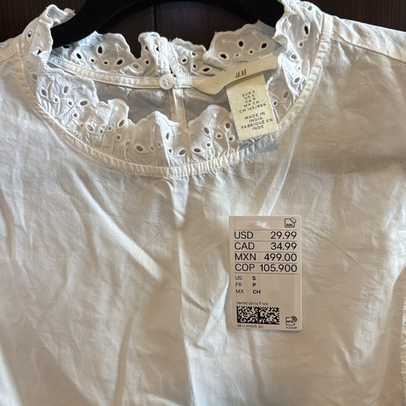 H&M White Eyelet Trim Blouse. Small - Picture 3 of 5